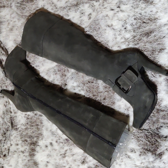 Bullboxer Knee High Heeled Boots - Picture 4 of 11